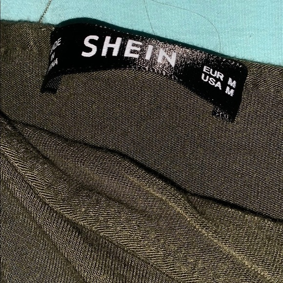 Shein asymmetric skirt- ARMY GREEN💚 - Picture 4 of 8